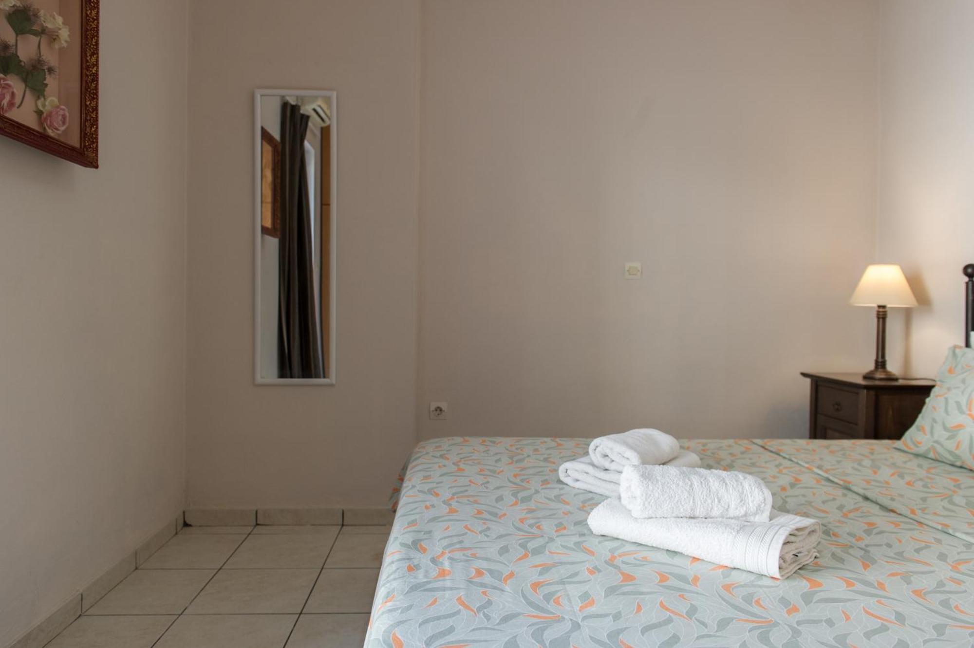 Kamari Blue Apartments カラマタ エクステリア 写真
